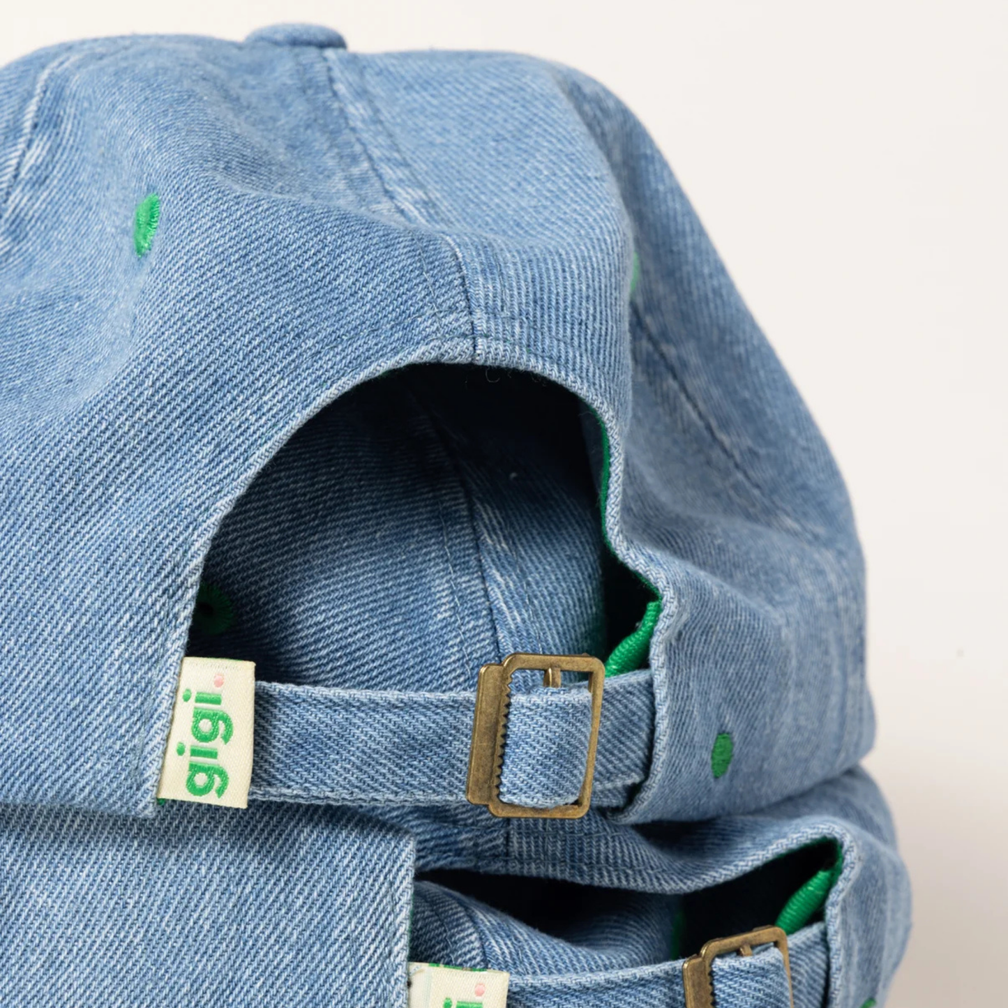 Casquette denim — vue de cote — Sophie et Ju