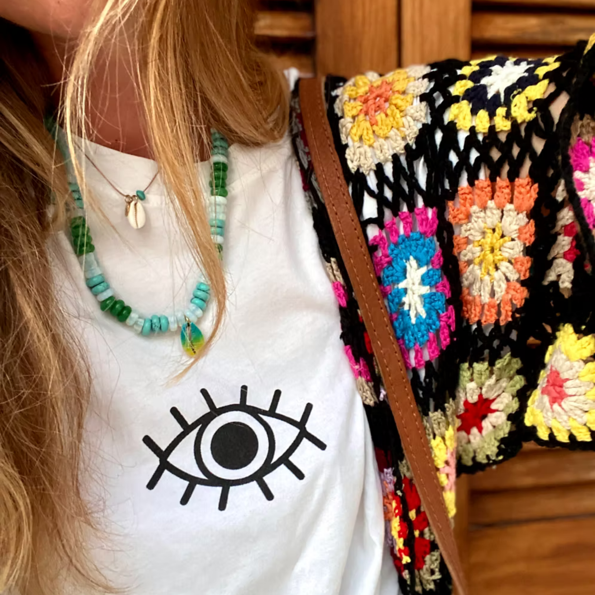 Collier fin Cowrie Turquoise — zoom detail — Sophie et Ju