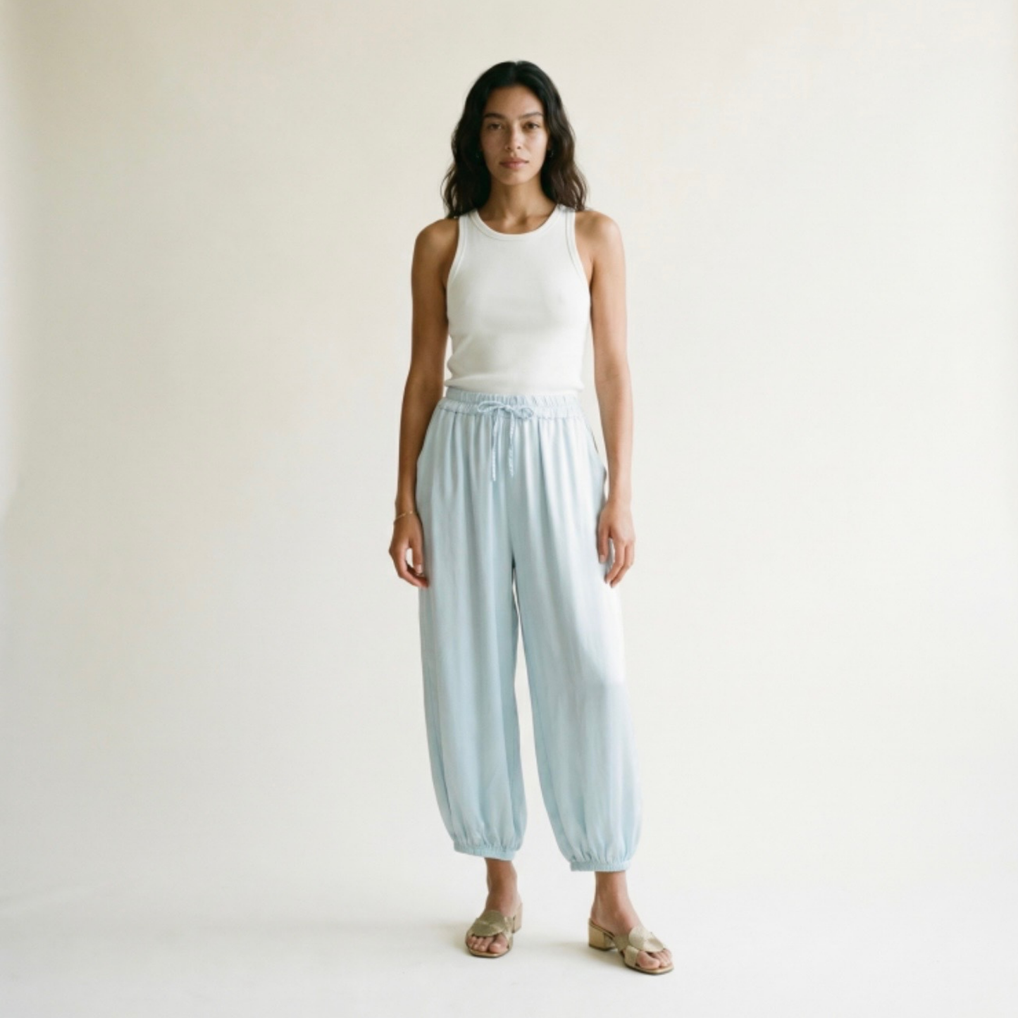 Pantalon satiné bleu ciel