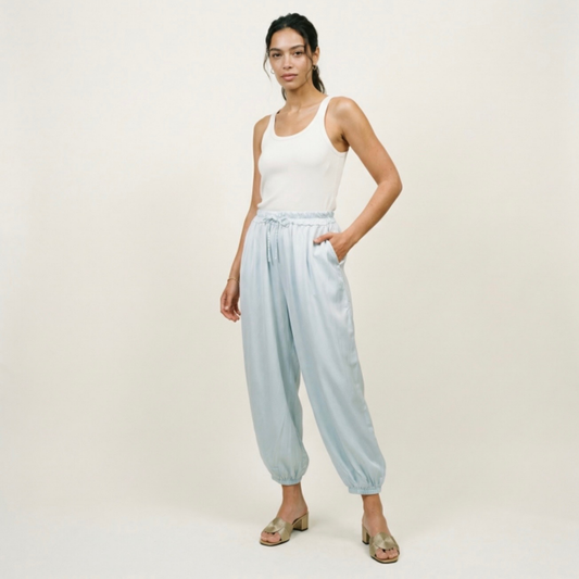 Pantalon satiné bleu ciel