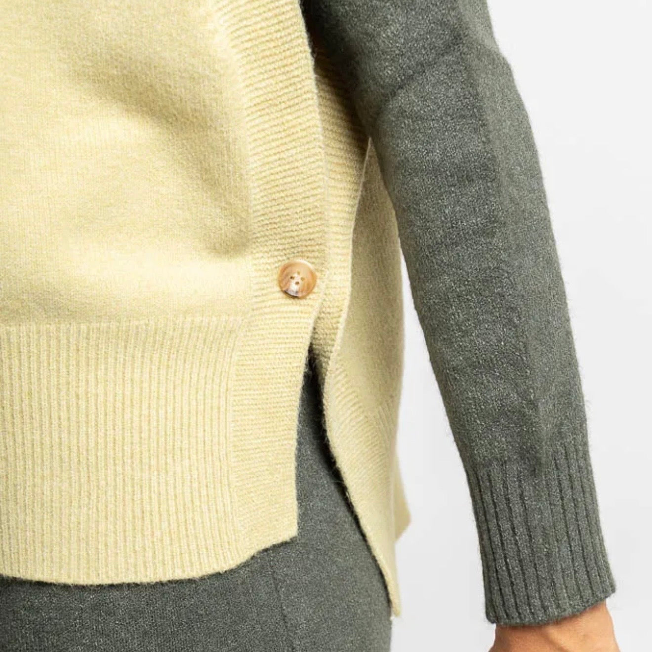 Pull sans manches — vue de cote — Sophie et Ju